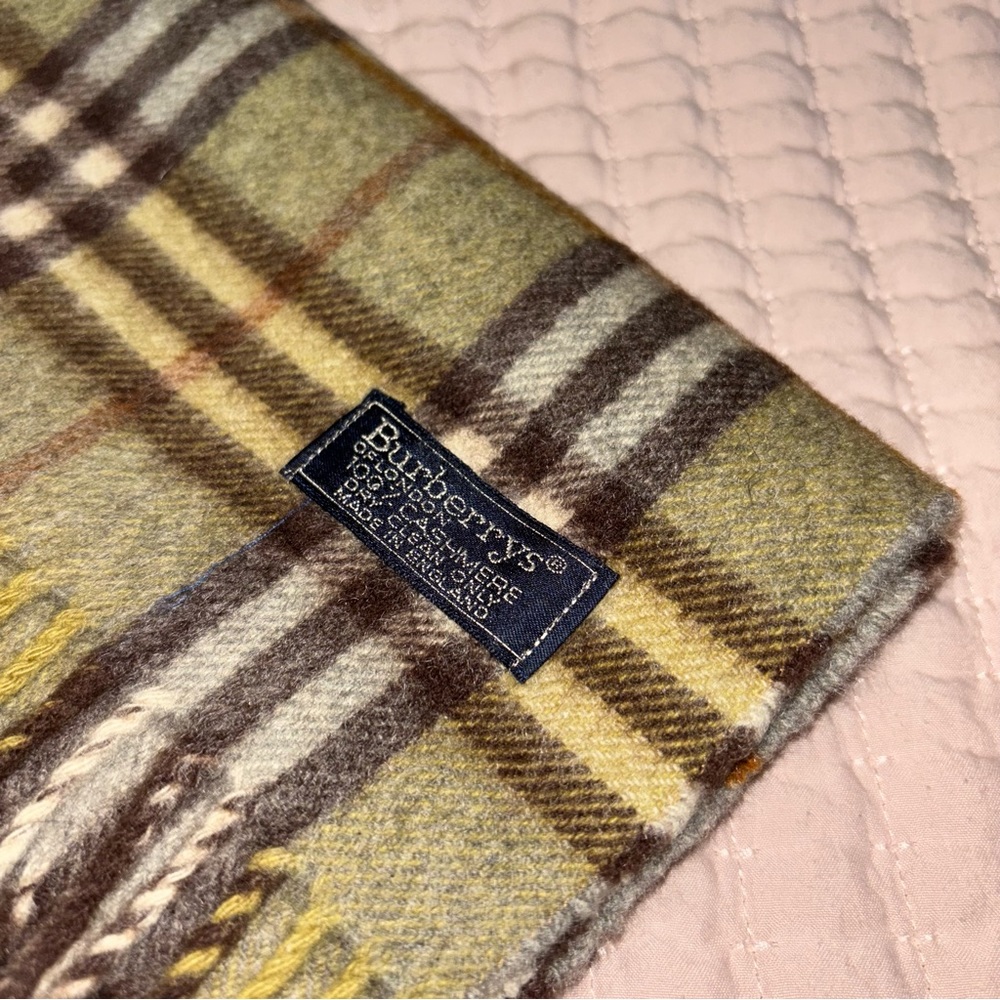 Authentic vintage Burberrys scarf - Picture 2 of 4